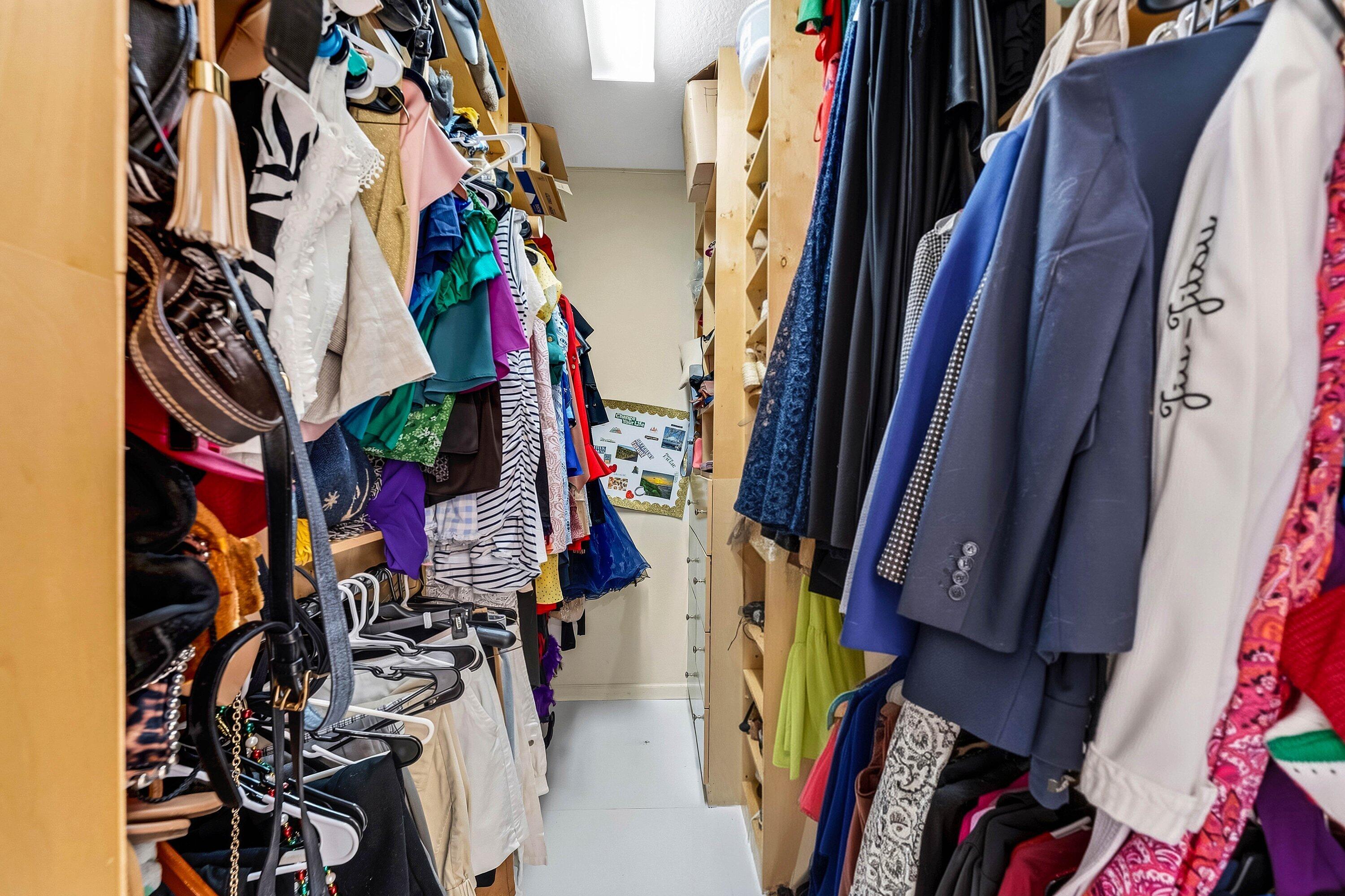 HIDDEN HOLLOW - Residential