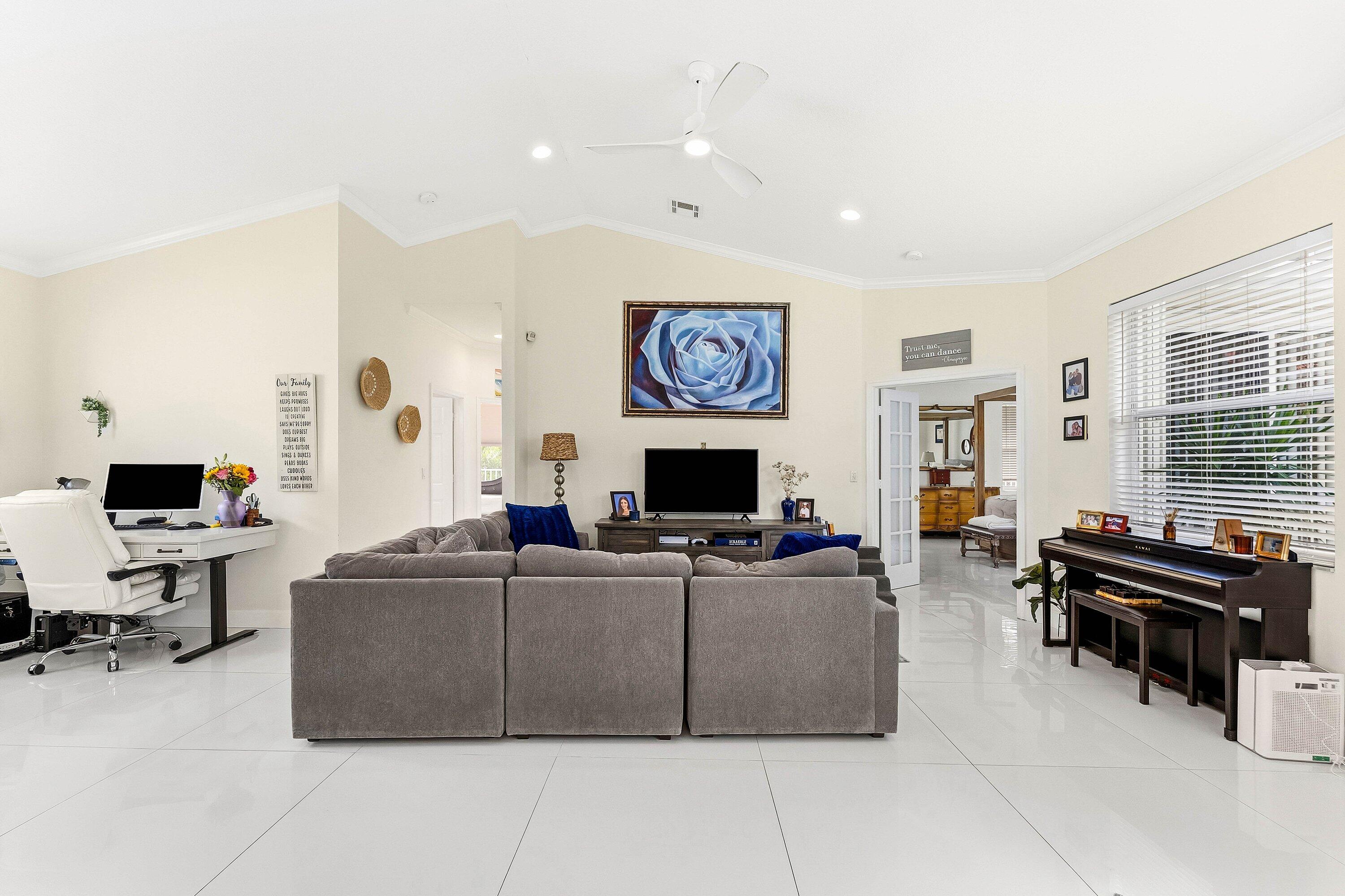 HIDDEN HOLLOW - Residential