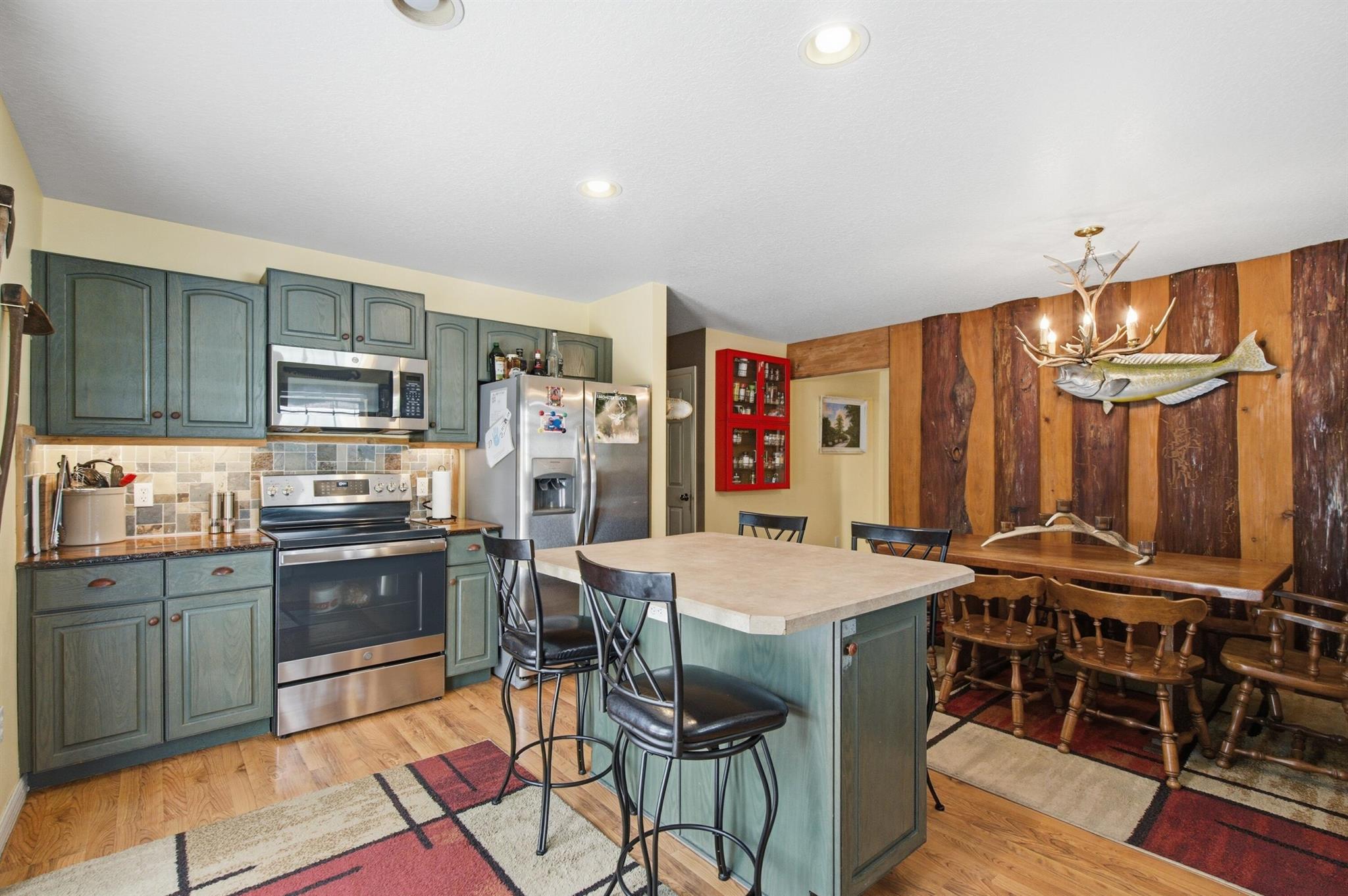 VERO LAKE ESTATES UNIT H- - Residential