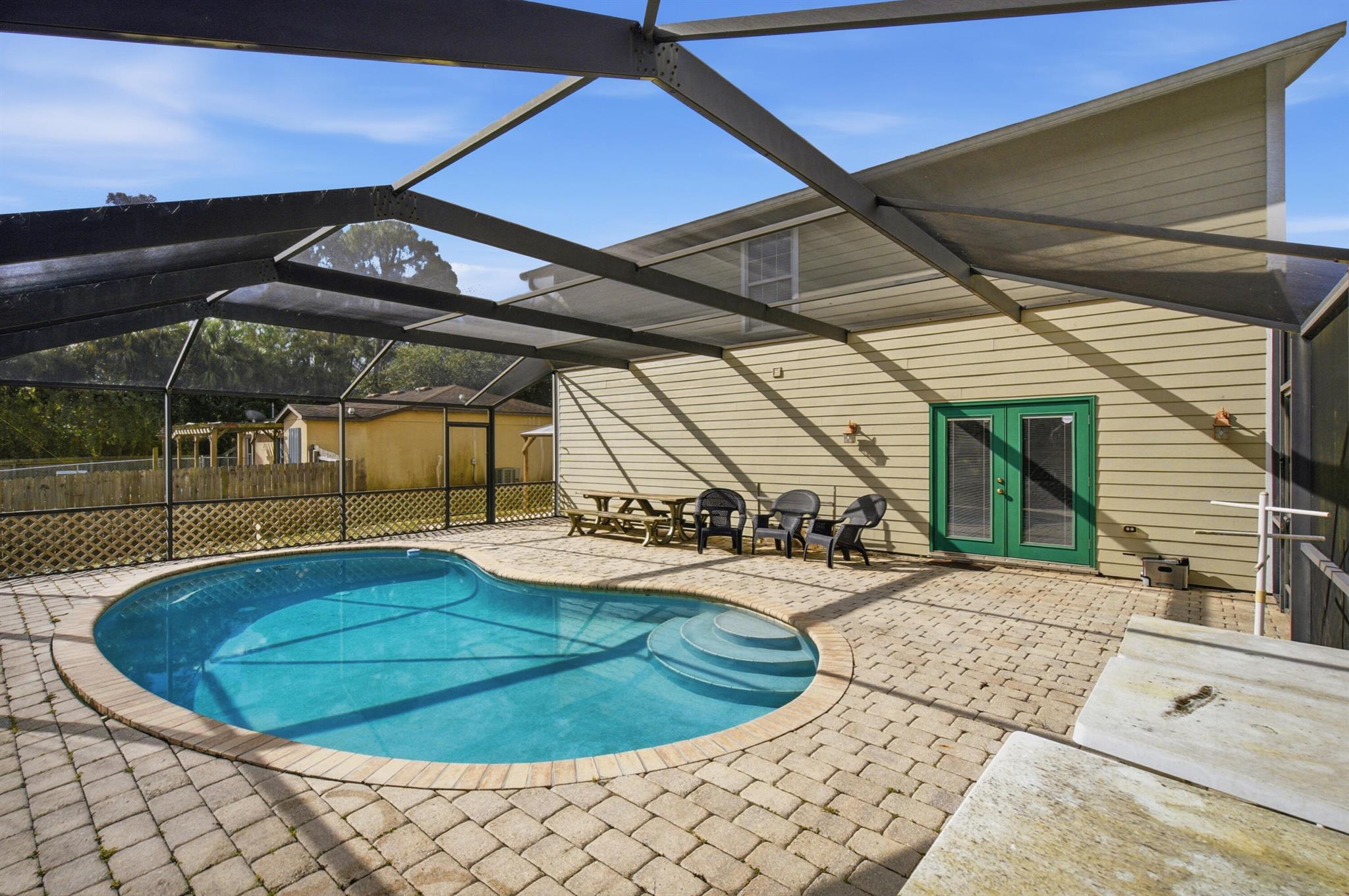 VERO LAKE ESTATES UNIT H- - Residential