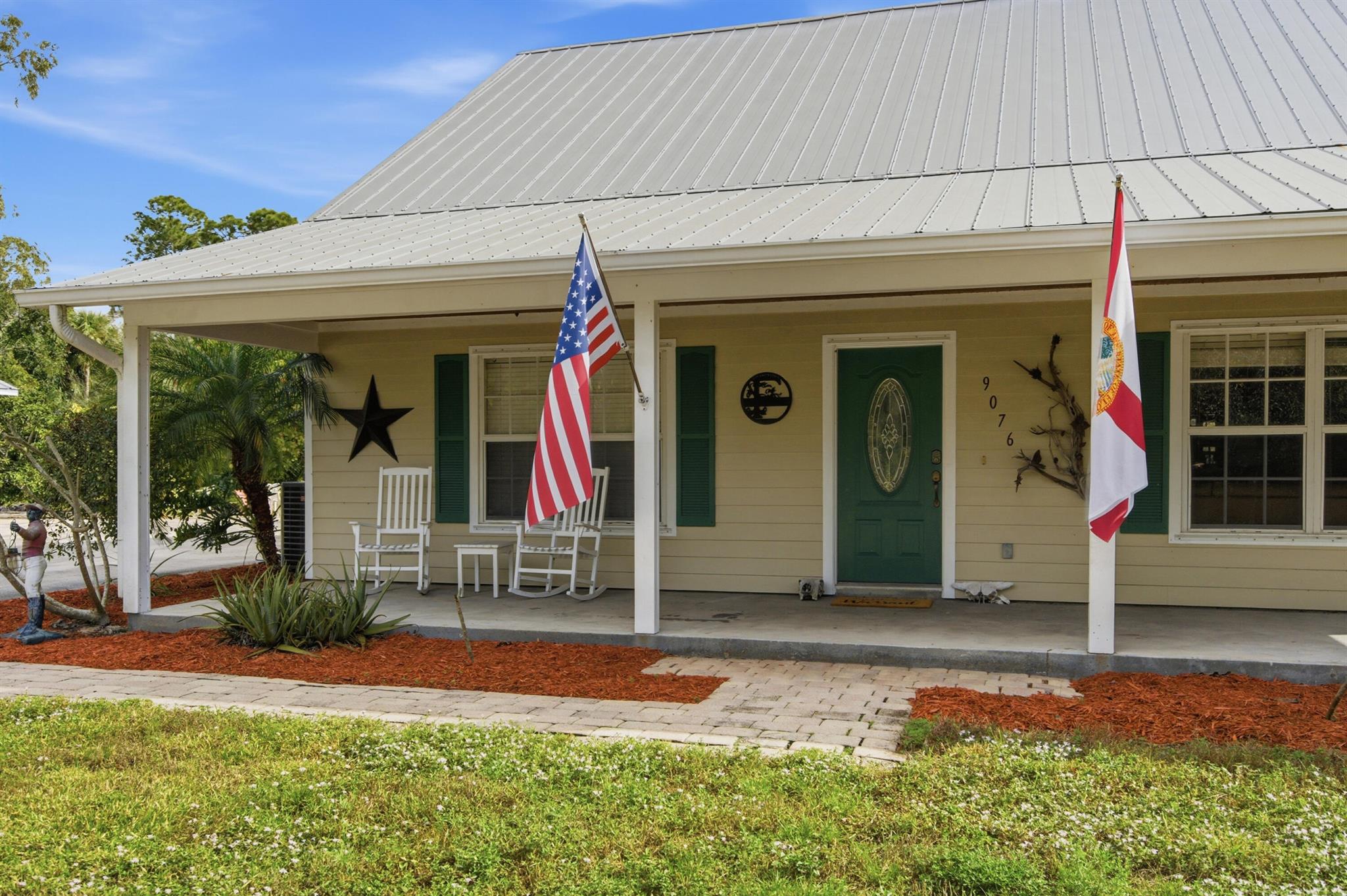 VERO LAKE ESTATES UNIT H- - Residential