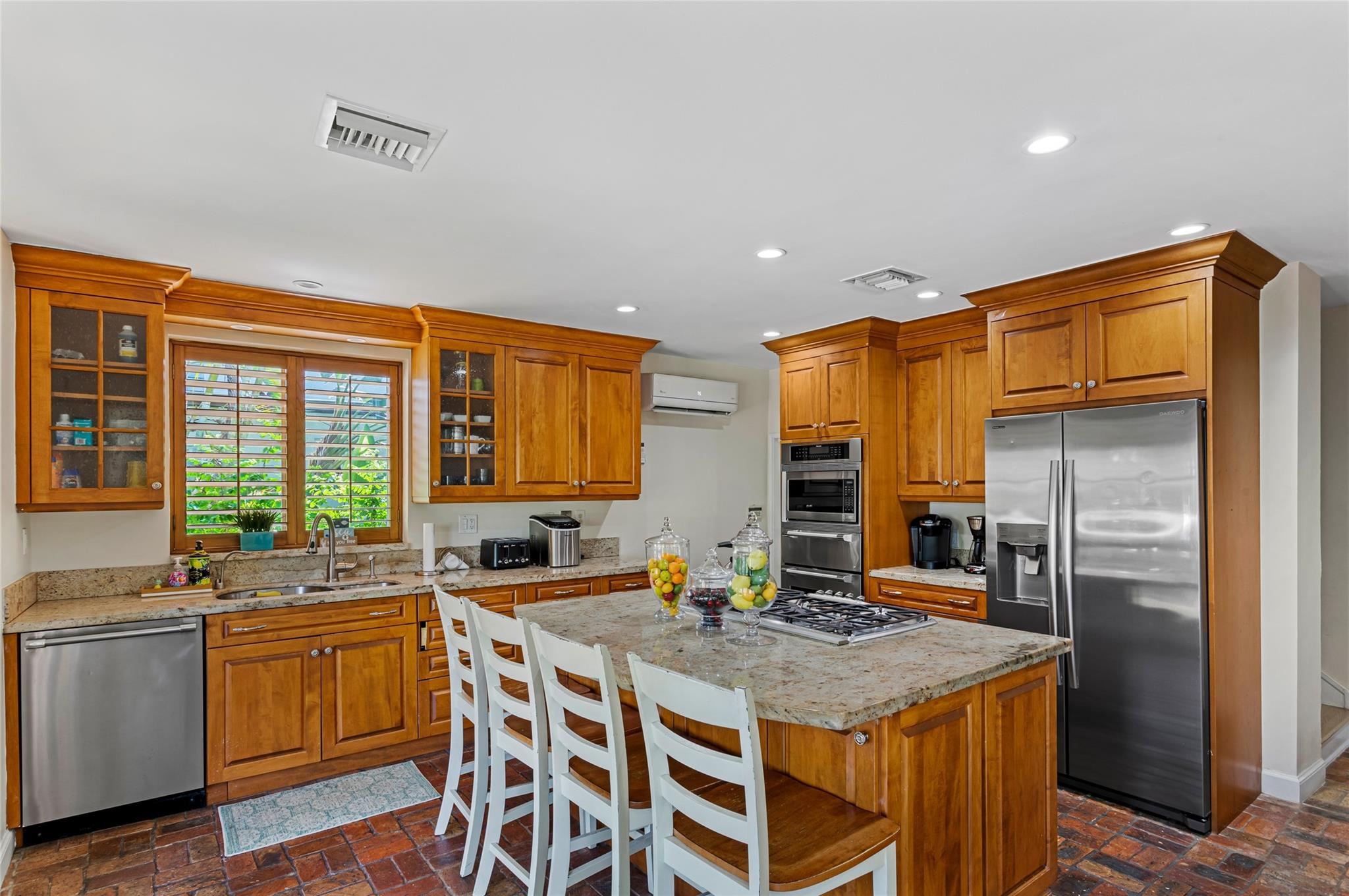 CORAL ISLES - Residential