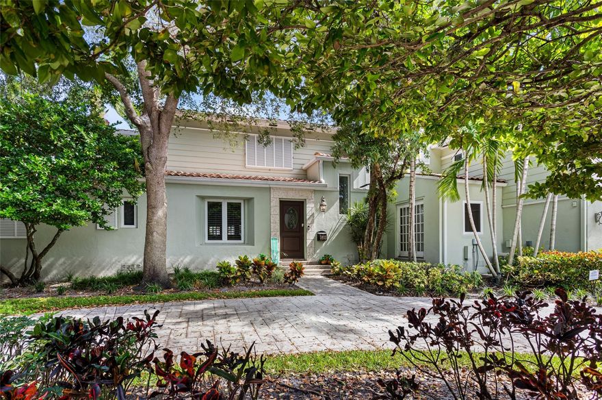 Olde Florida Deepwater Architectural Gem sited on 100 ft +/- of water frontage in famed Las Olas Isles. This 5 Bedroom, 4 Full & 1 Half Bathroom property on an oversized 10,500 sqft +/- lot with an open floor plan and mature landscaping has all of the attributes to either renovate the existing home or build a fabulous custom residence on one of the best streets in East Fort Lauderdale. East facing from the pool deck & 100' +/- dock, enjoy quick & easy unrestricted saltwater access to Port Everglades Inlet, 10 +/- minutes South by boat and multiple waterfront dining options within a short cruise. Take advantage of the Las Olas lifestyle, minutes away from downtown, Fort Lauderdale Beach & a short drive to Fort Lauderdale-Hollywood International Airport.