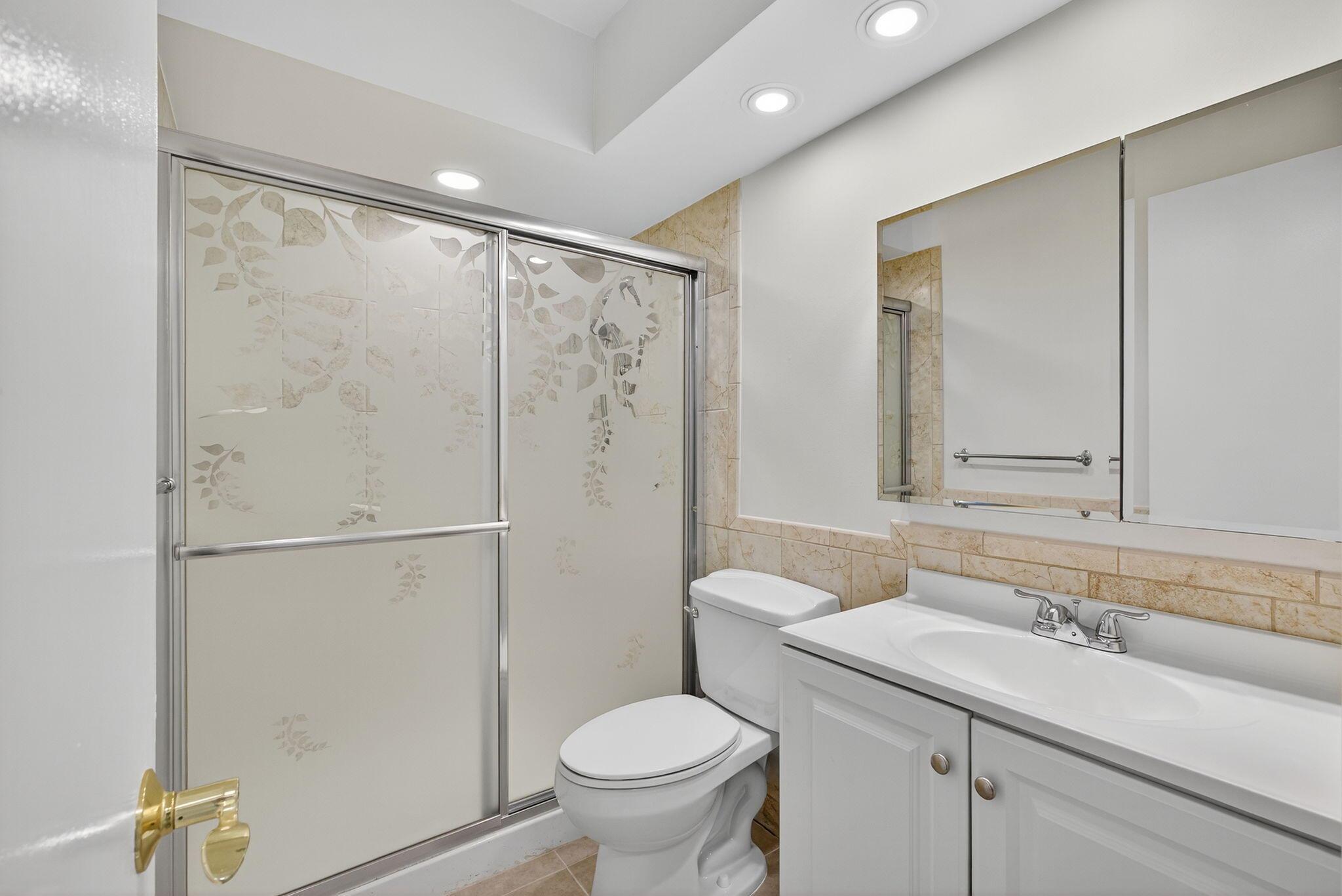 LAKE COLONY APTS THREE IN - Residential