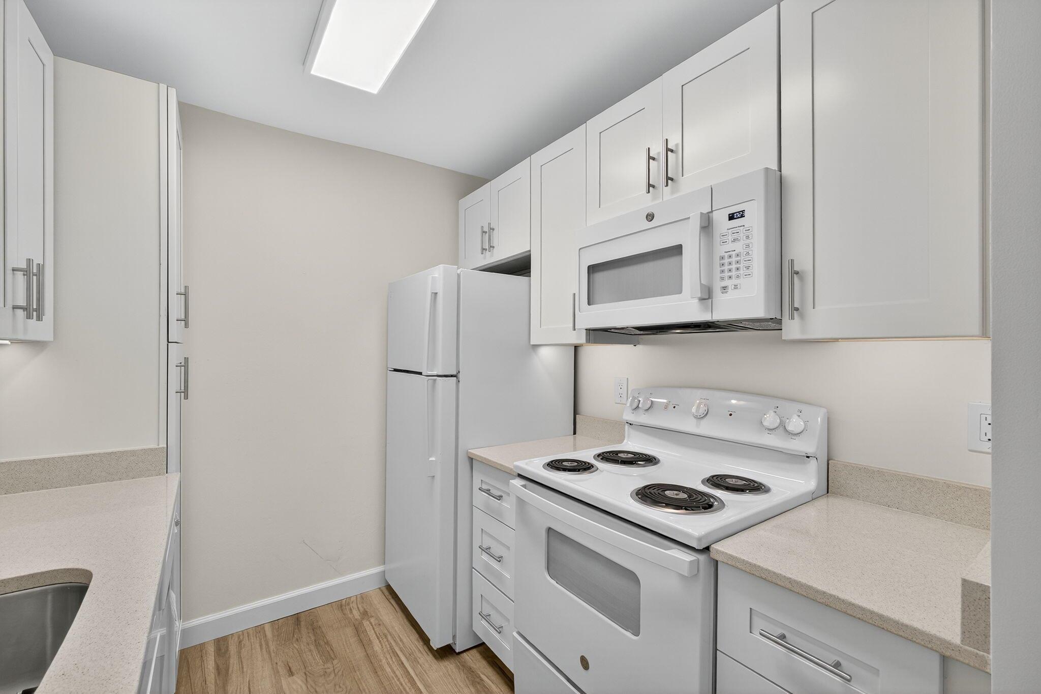 LAKE COLONY APTS THREE IN - Residential