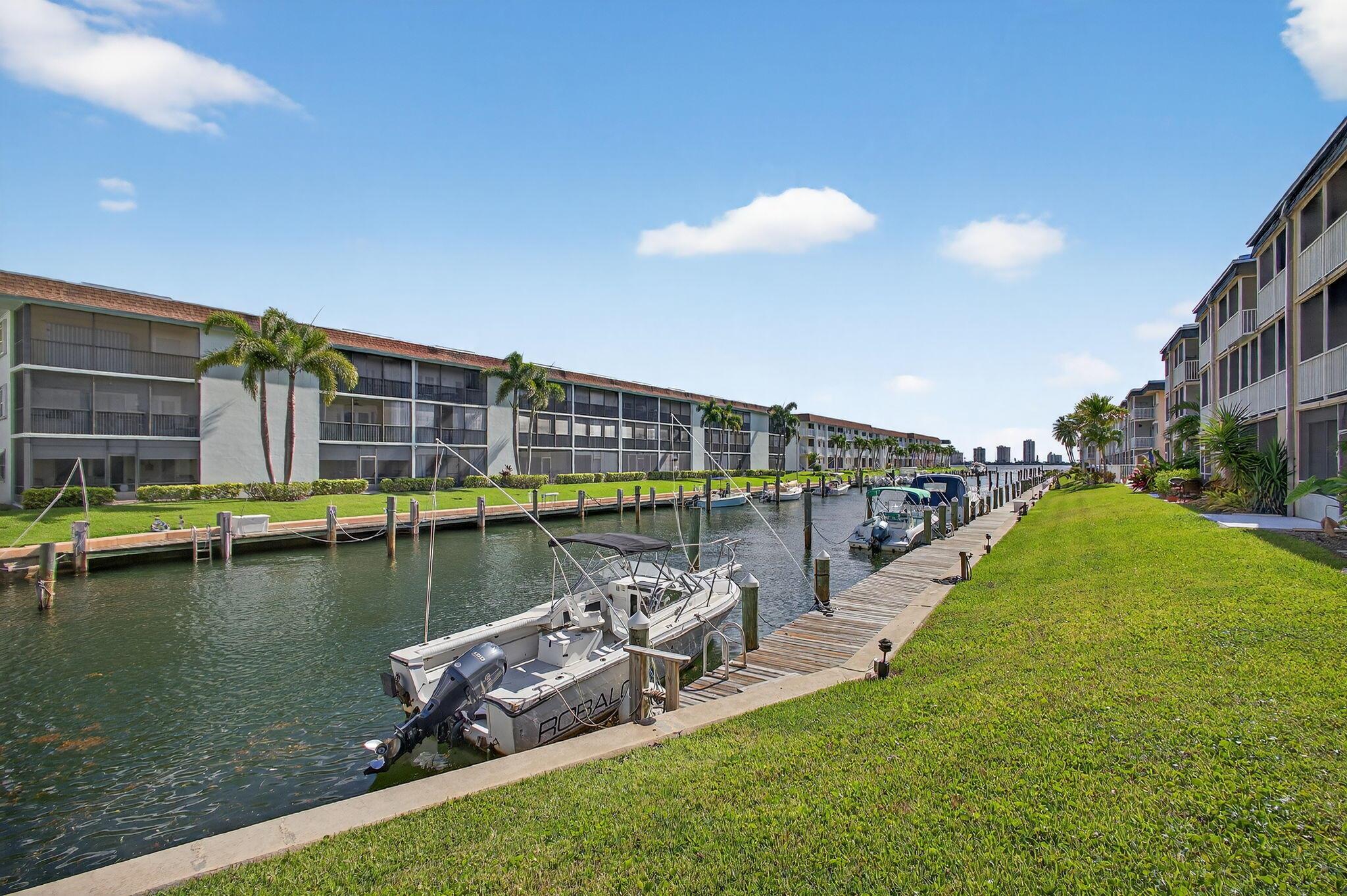 LAKE COLONY APTS THREE IN - Residential