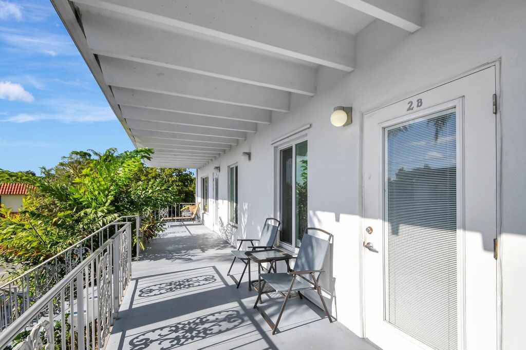 Photo of 1520 Lake Avenue #2b, Lake Worth Beach, FL 33460 (MLS # R10987824)