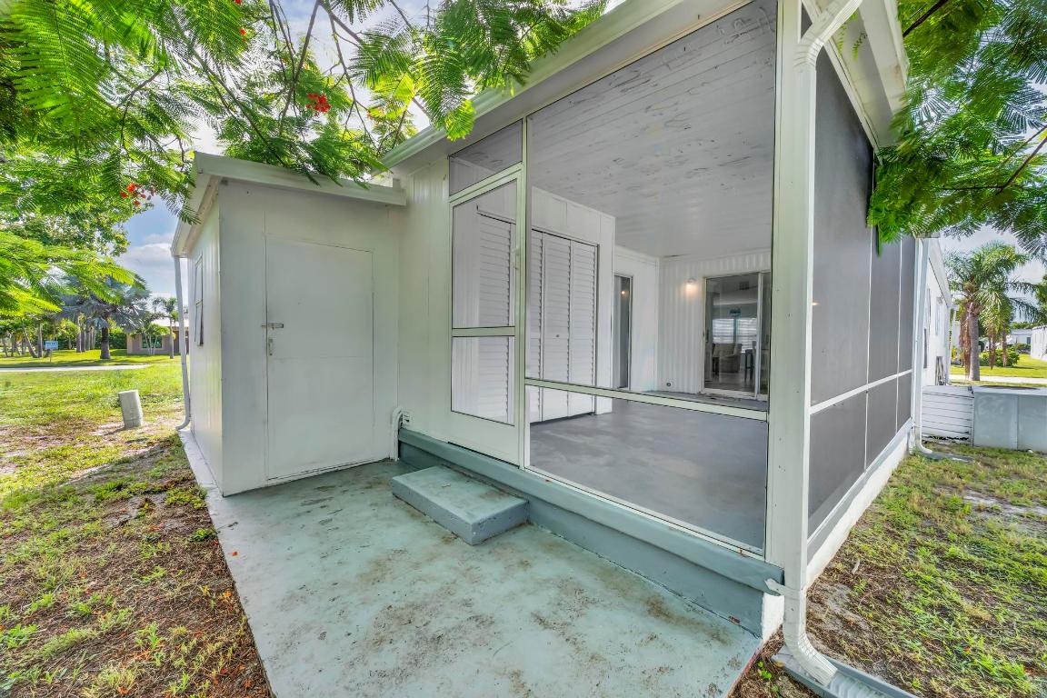 Spanish Lakes Riverfront - Residential