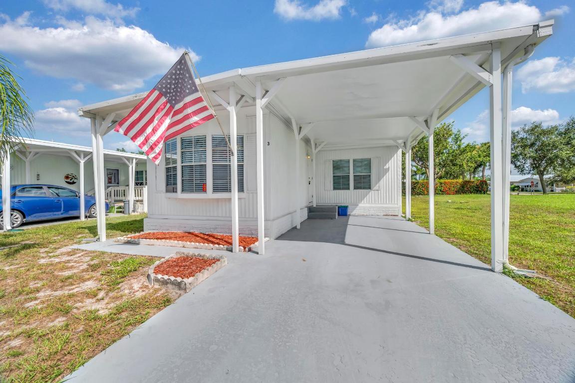 Spanish Lakes Riverfront - Residential