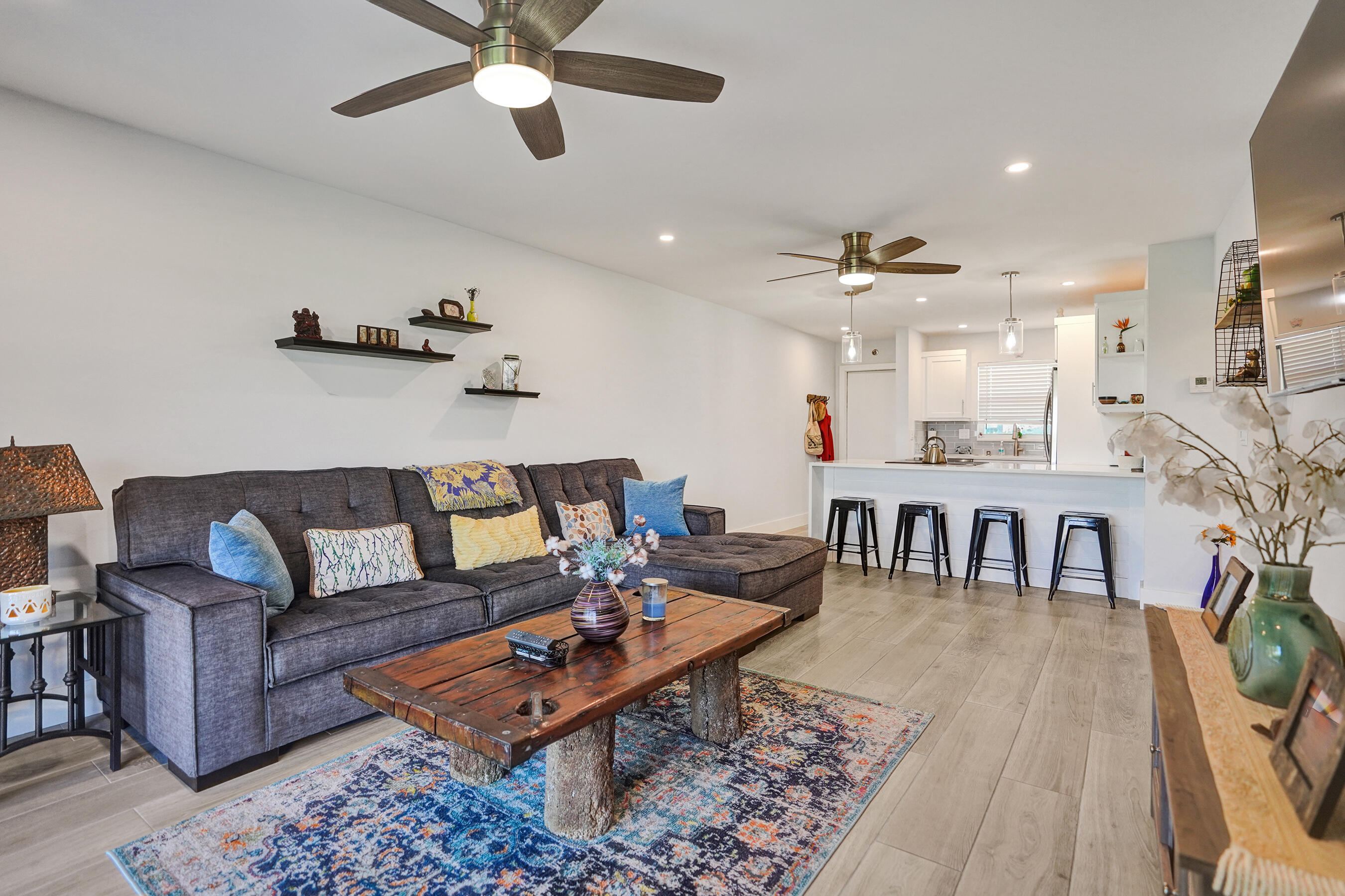 ISLAND TOWERS INC CONDO - Residential