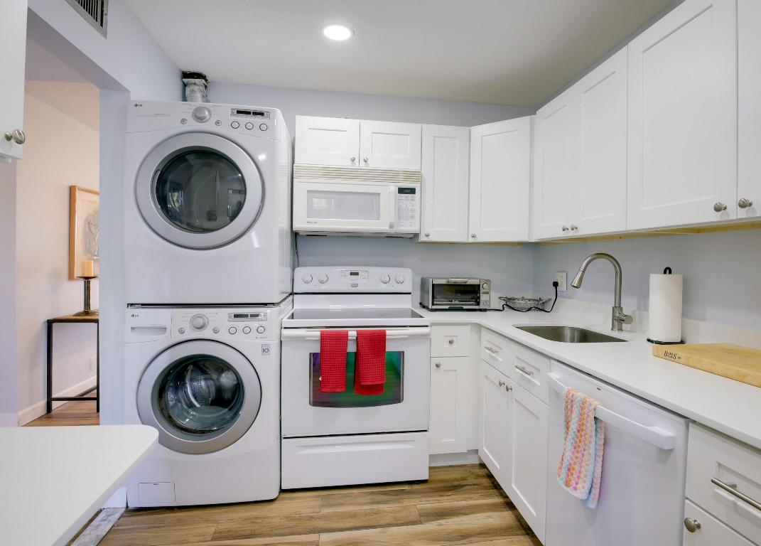 FOUNTAINS OF PALM BEACH CONDO 7 - Residential