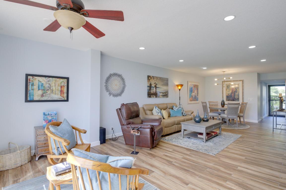 FOUNTAINS OF PALM BEACH CONDO 7 - Residential