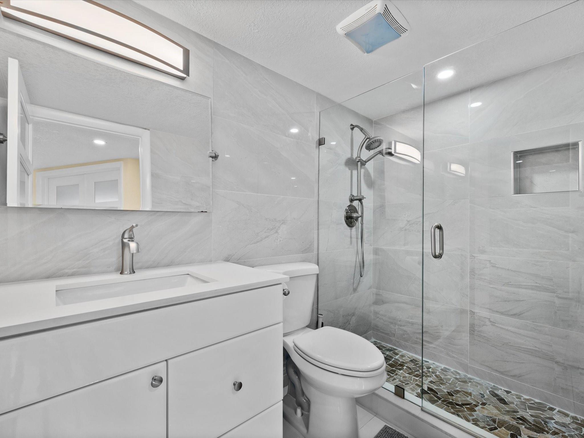 HOLLYBROOK - Residential