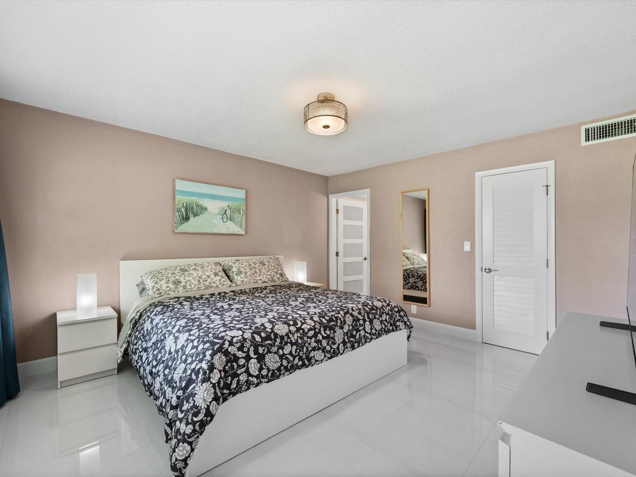 HOLLYBROOK - Residential