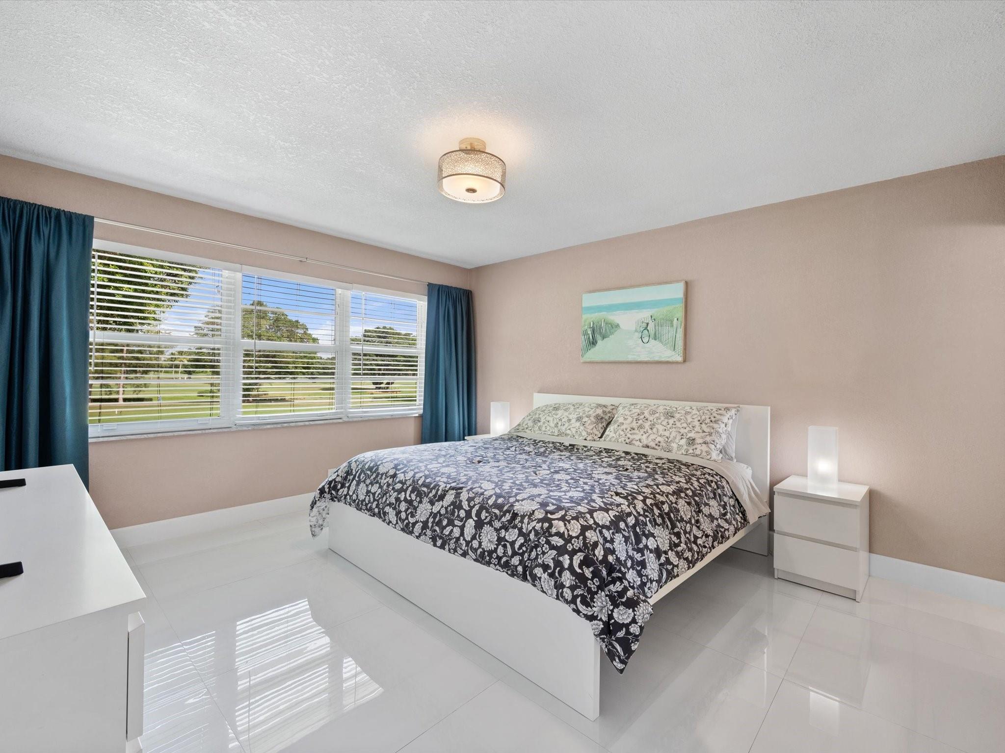 HOLLYBROOK - Residential