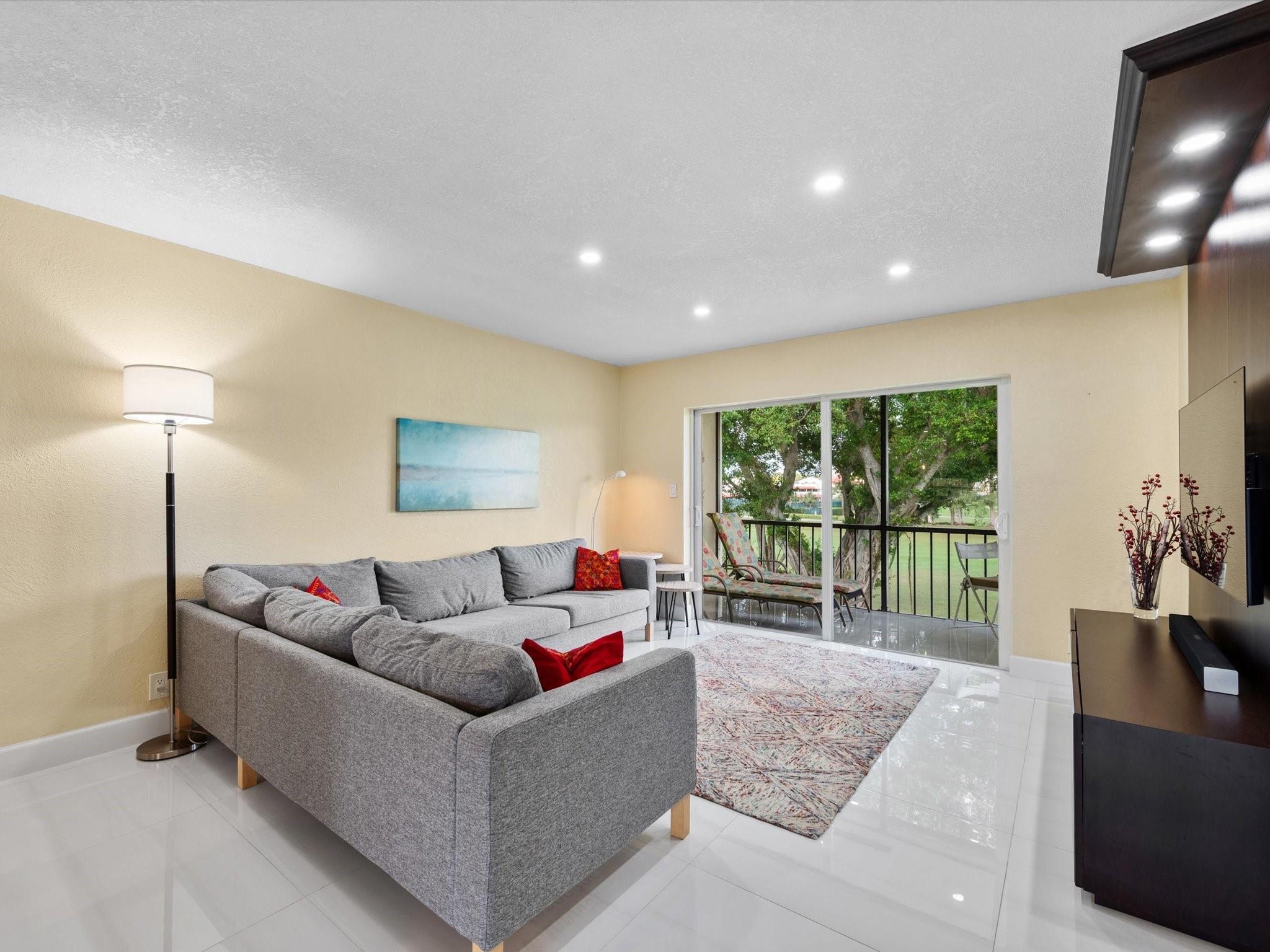 HOLLYBROOK - Residential