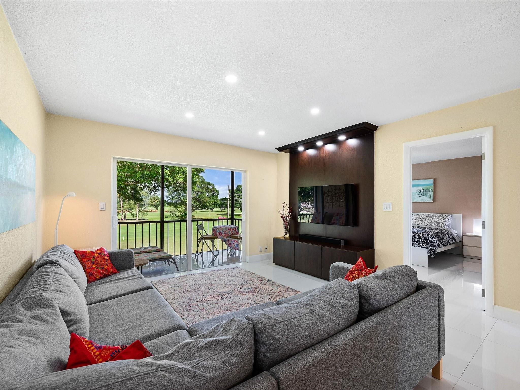 HOLLYBROOK - Residential