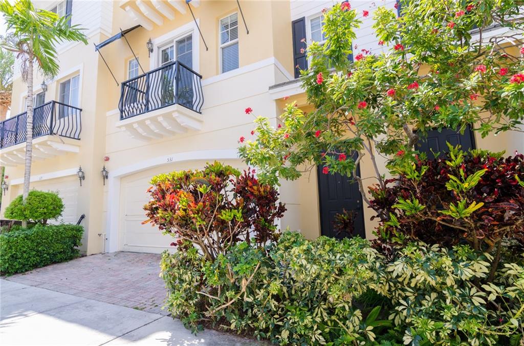 VISTAZO AT BOCA RATON - Residential