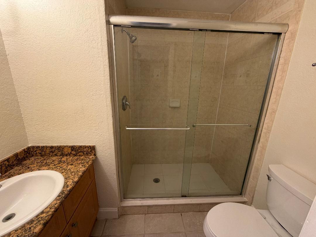 LAURELS AT SHERWOOD CONDO - Residential Lease