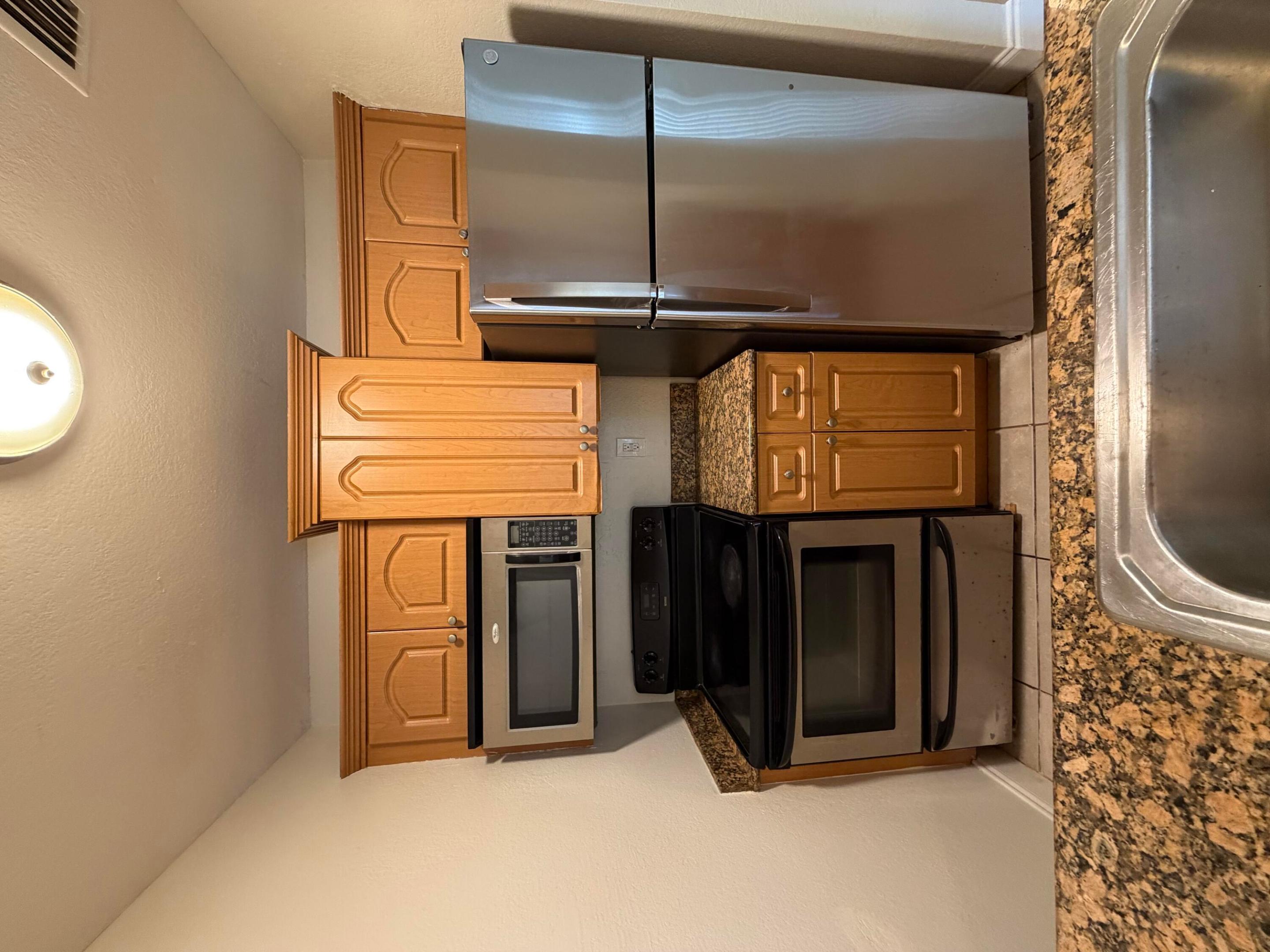 LAURELS AT SHERWOOD CONDO - Residential Lease