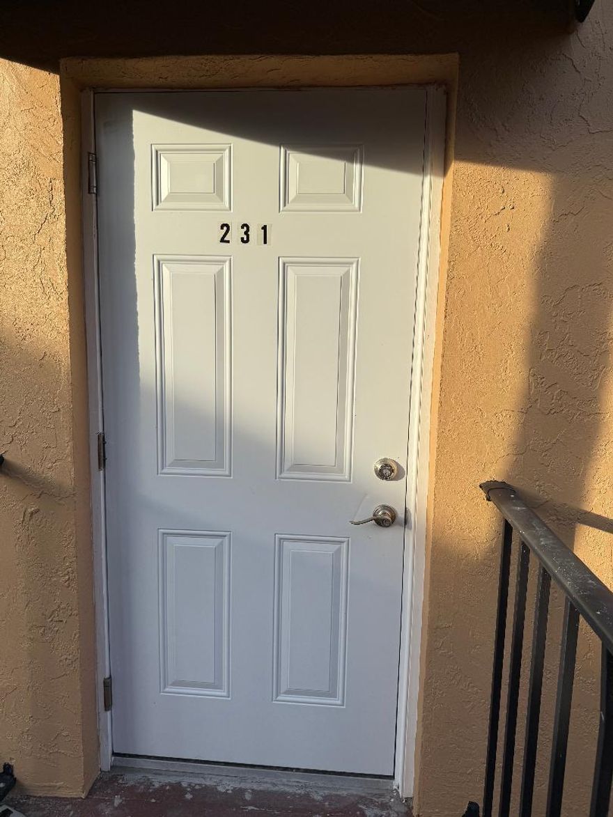 Centrally located  2 bedrooms and 2 baths unit in Greenacres.