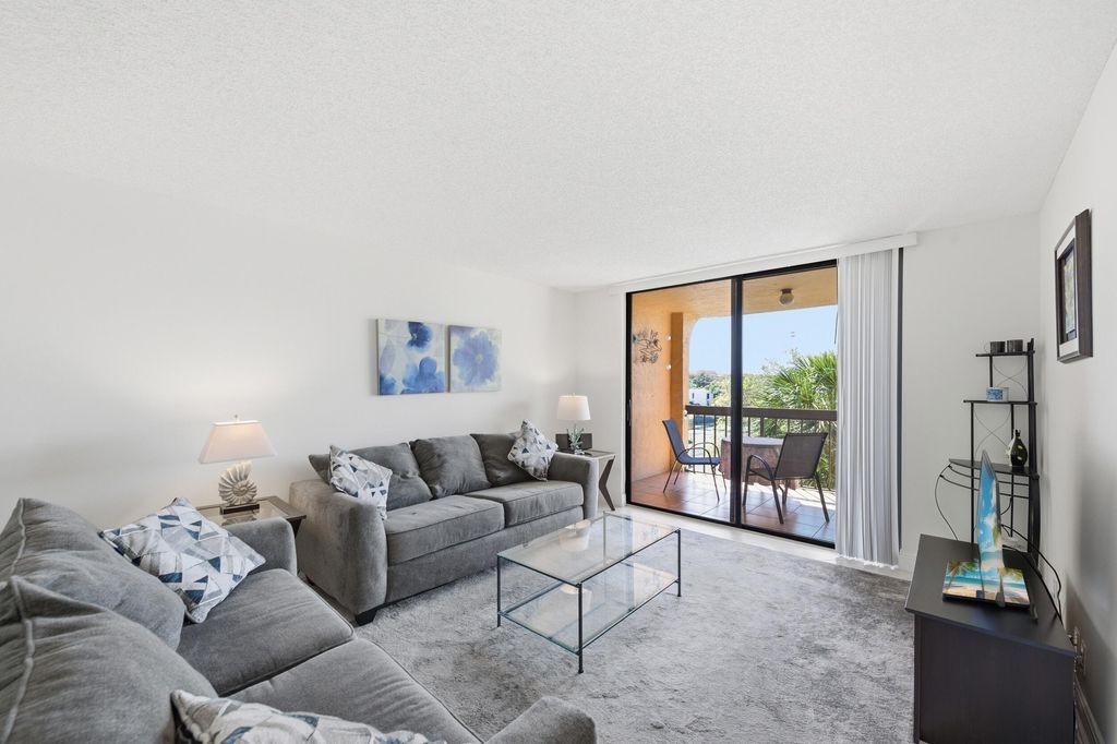 Photo of 450 Egret Circle #9406, Delray Beach, FL 33444 (MLS # B26006566)