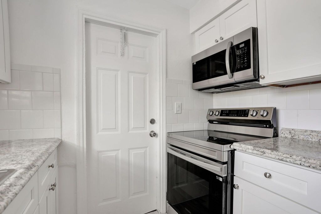 Photo of 3041 NE 7th Avenue #A, Pompano Beach, FL 33064 (MLS # R11123446)