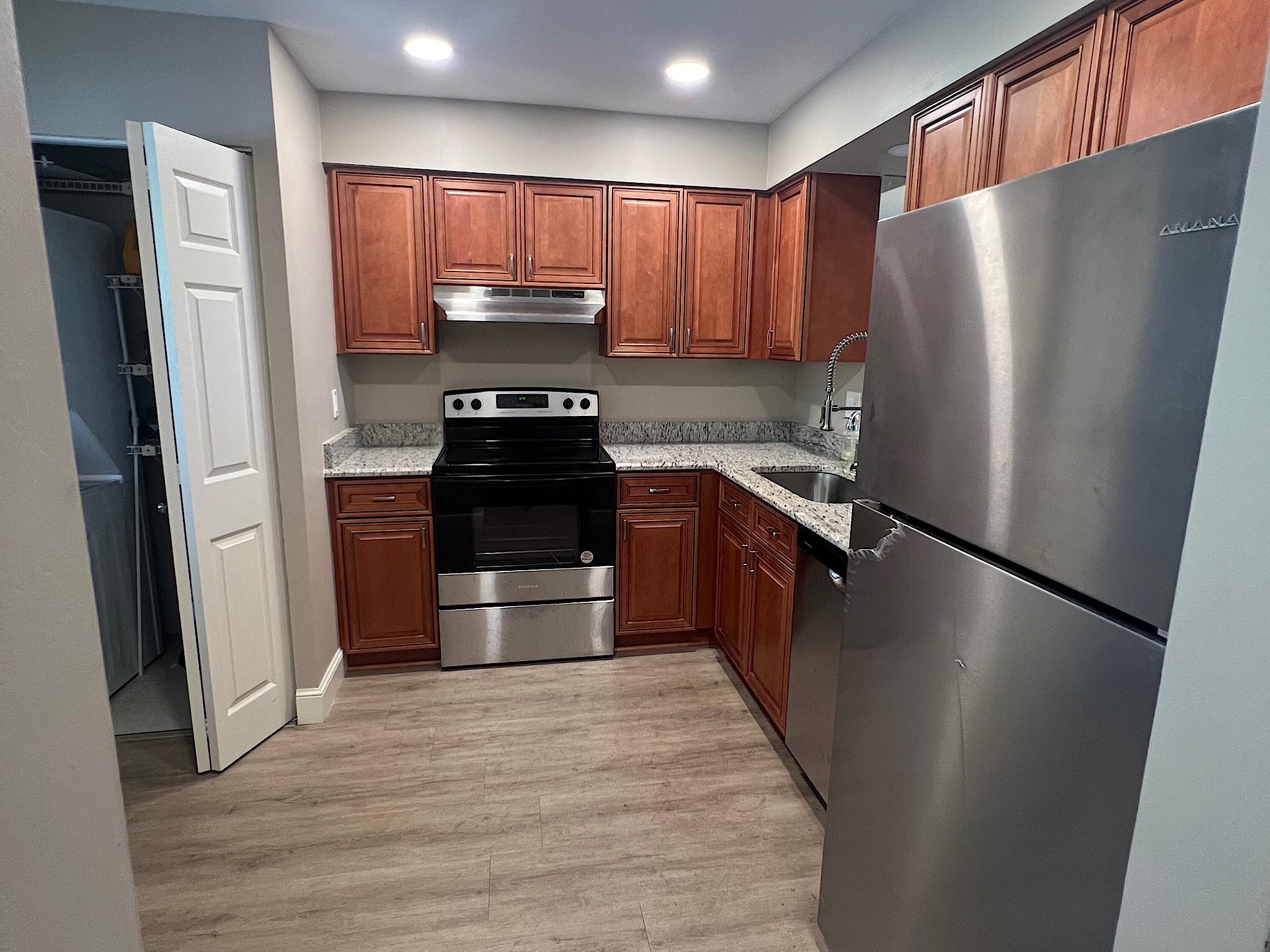 Palm Lakes - Residential