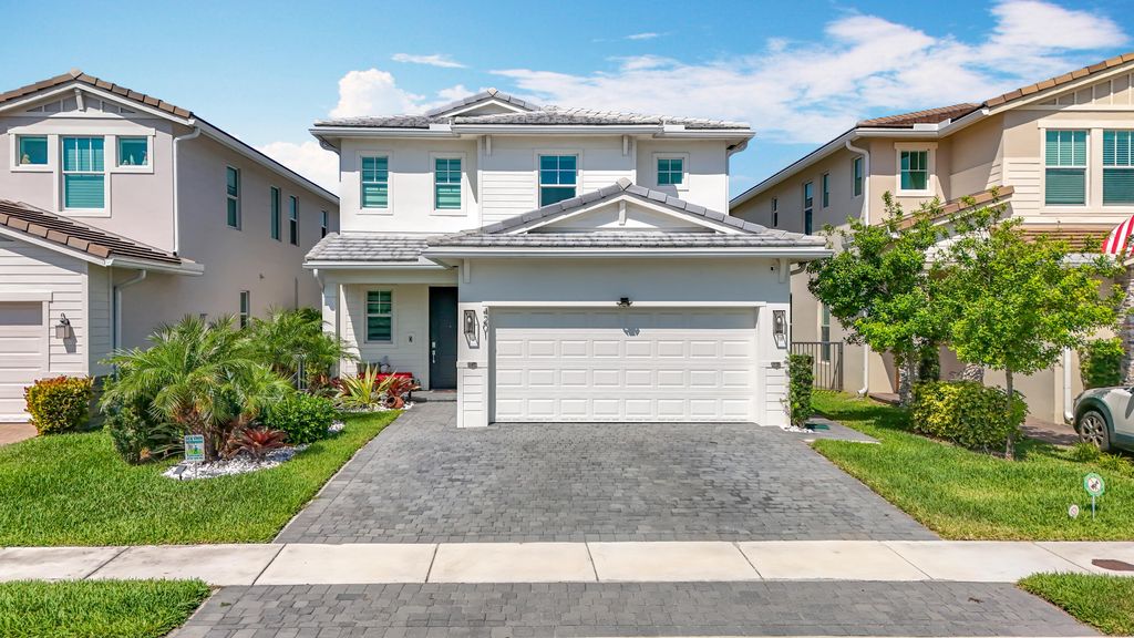 Photo of 4201 Pelicano Way, Deerfield Beach, FL 33064 (MLS # R11160509)