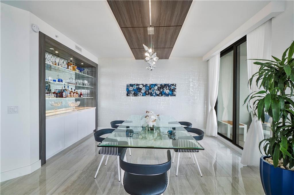 100 Las Olas - Residential