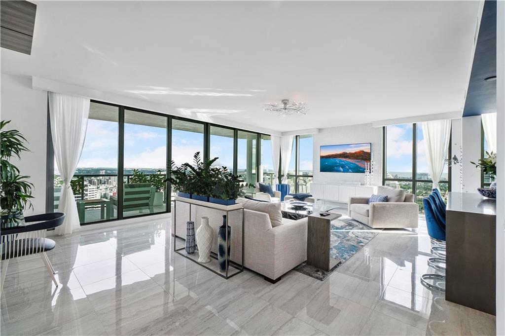 100 Las Olas - Residential