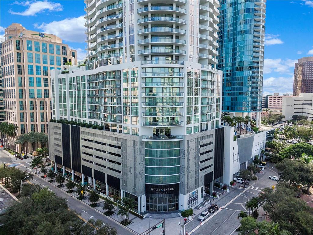 100 Las Olas - Residential