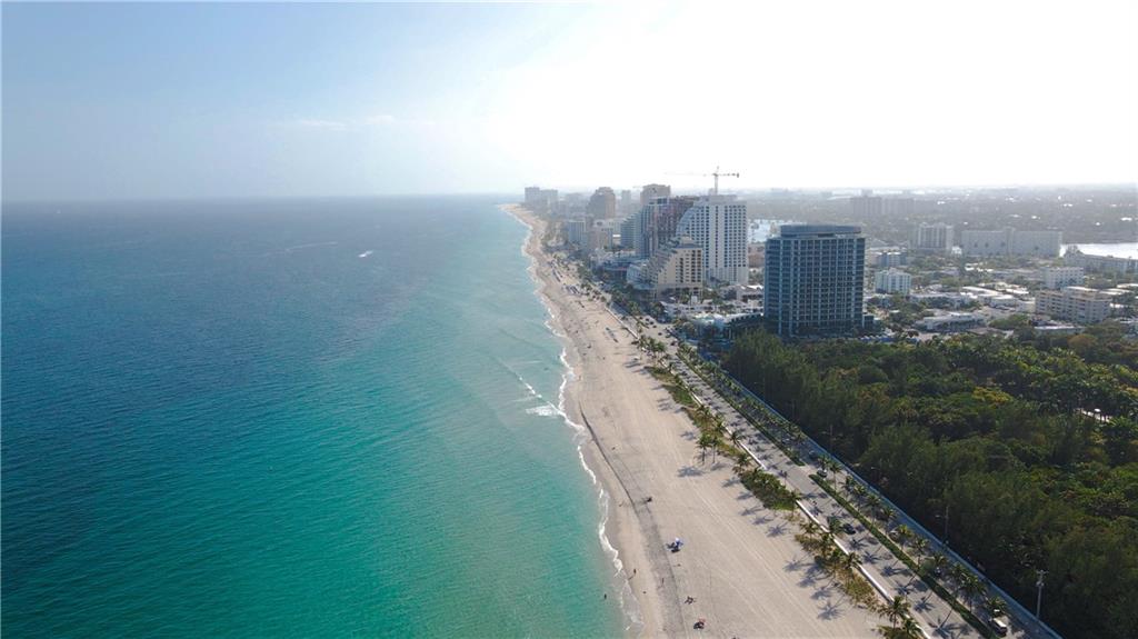 100 Las Olas - Residential
