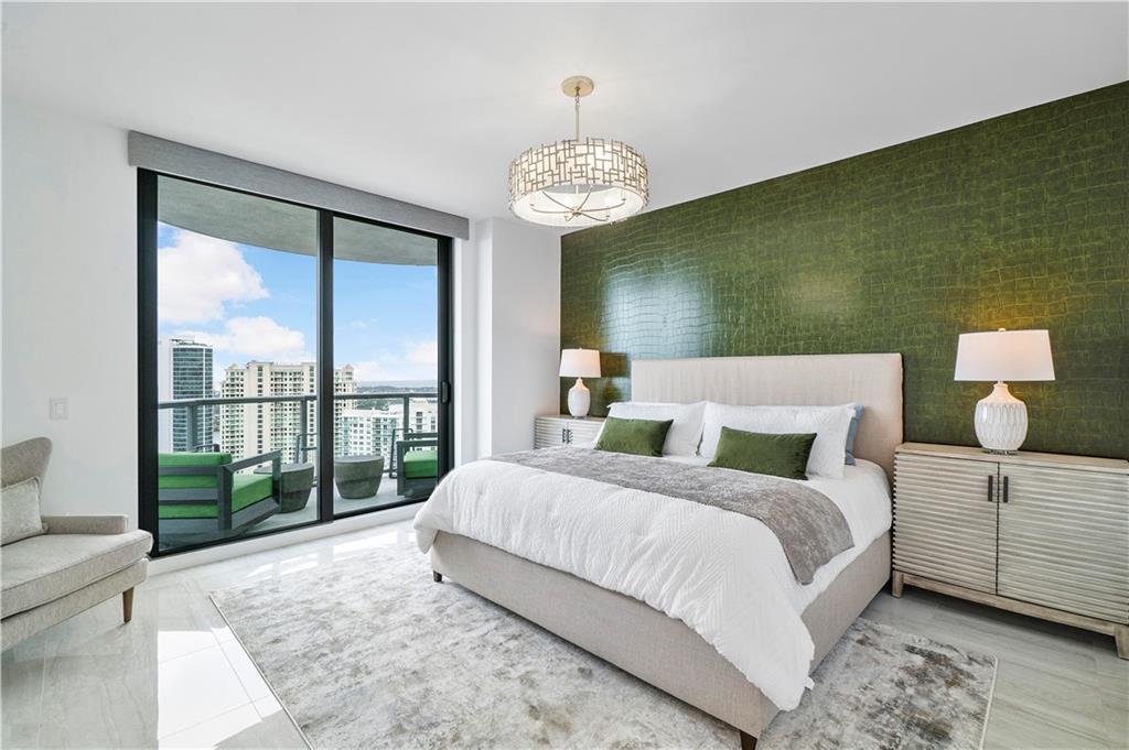 100 Las Olas - Residential
