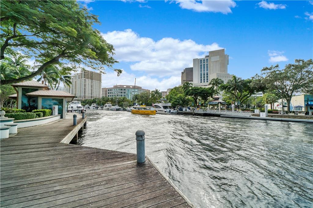 100 Las Olas - Residential