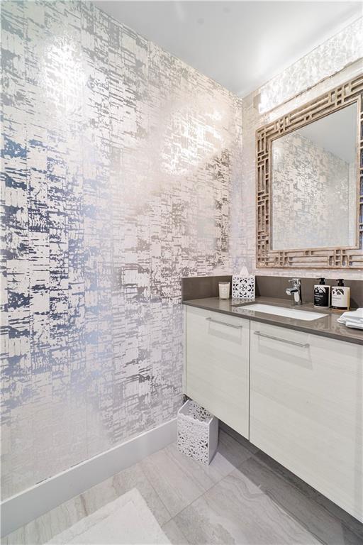 100 Las Olas - Residential