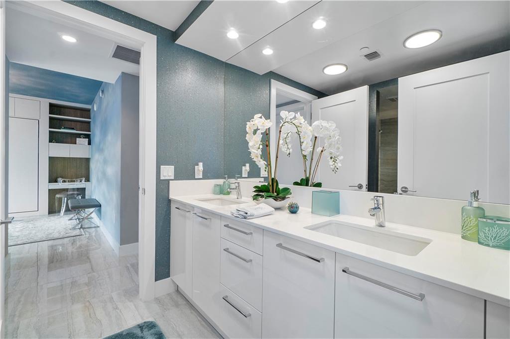 100 Las Olas - Residential
