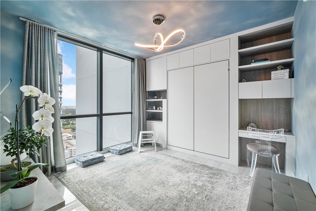 100 Las Olas - Residential