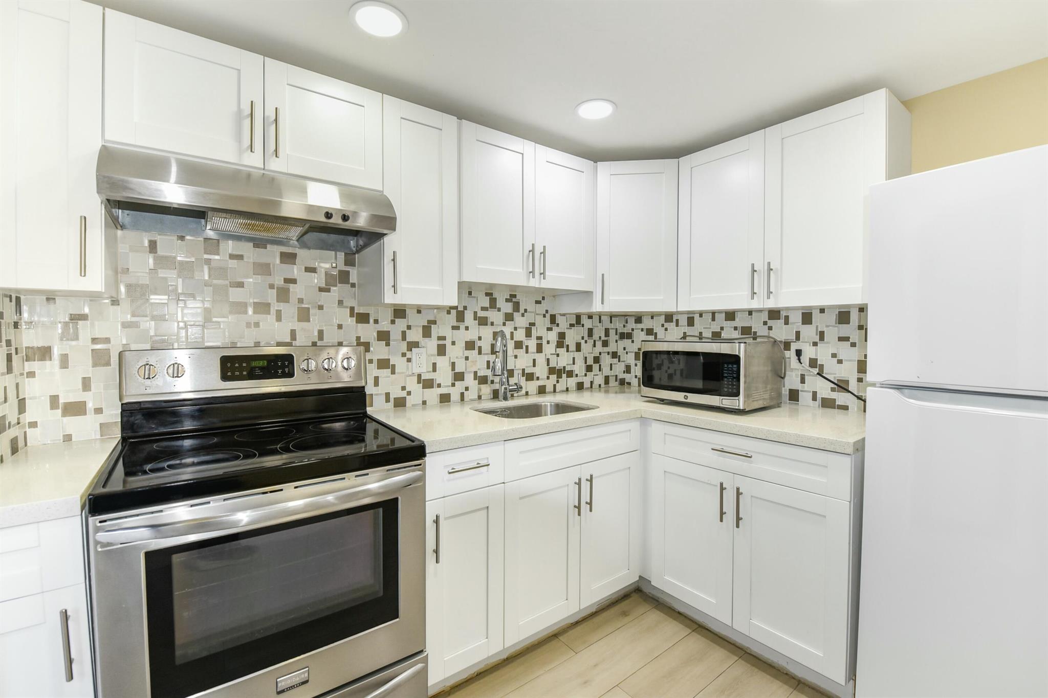 Beautiful 2-Bedroom 1.5 bath Beachside TownhomeEnjoy coastal living in this charming 2-bedroom, 1.5-bath, 2-level townhome just steps from the beach. The first floor features an open living and dining area, a modern updated kitchen, and a convenient half bath. Upstairs, you'll find two spacious bedrooms and a full bathroom.This home offers tile flooring throughout, a full-size washer and dryer, and plenty of natural light. With its unbeatable location , 1 parking space near the ocean, this townhome combines comfort, style, and beachside convenience. right on harding ave by the bus stop and all shoppings.