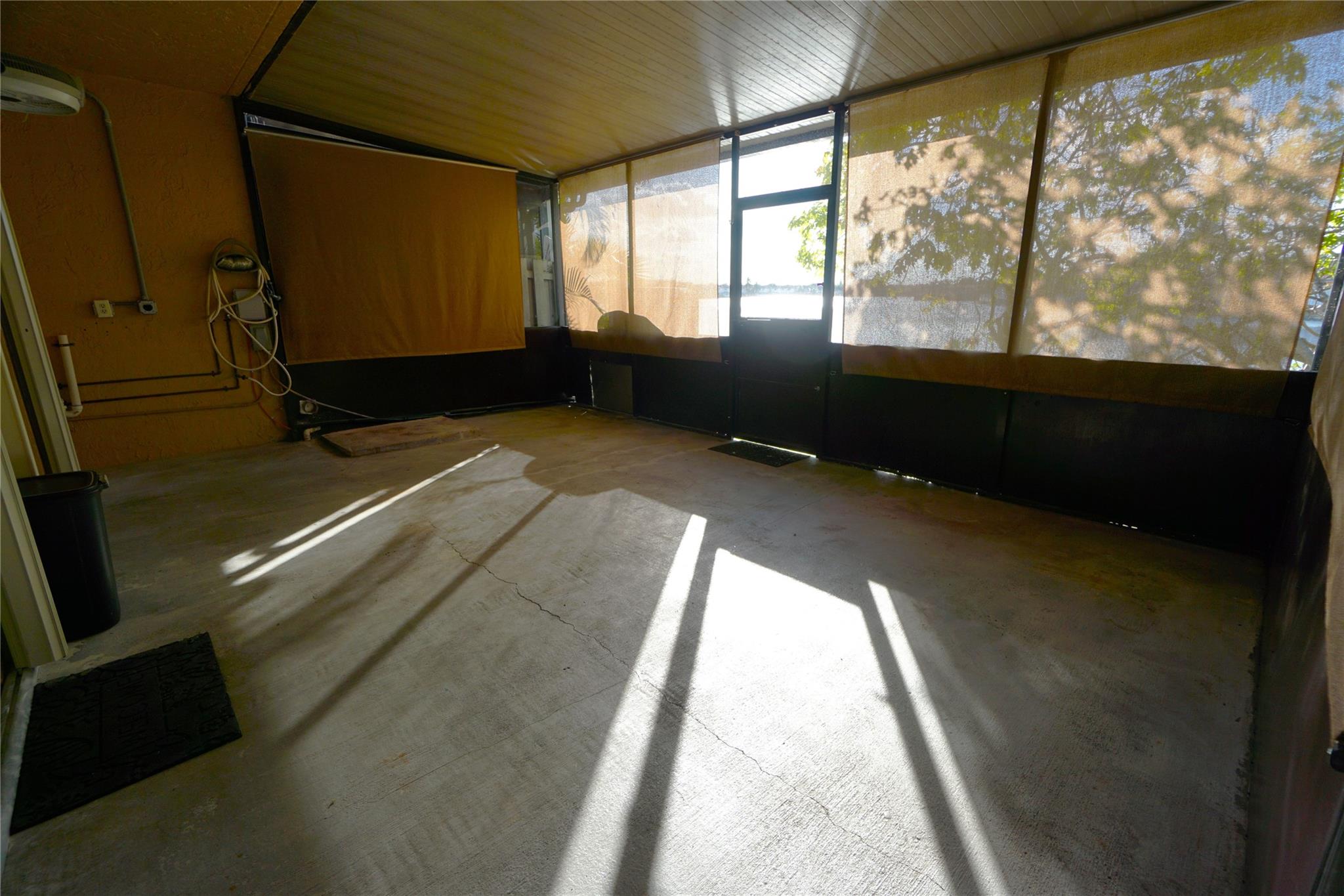 Lago Grande Condo - Residential Lease