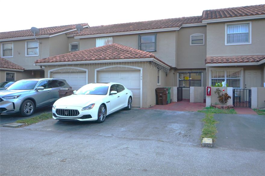 Spectacular 2-bedroom townhouse with 3 newly remodeled full bathrooms, one car garage, and additional driveway parking. The master bedroom features a balcony with stunning lake views.
It also boasts a very large covered terrace with lake views and access.