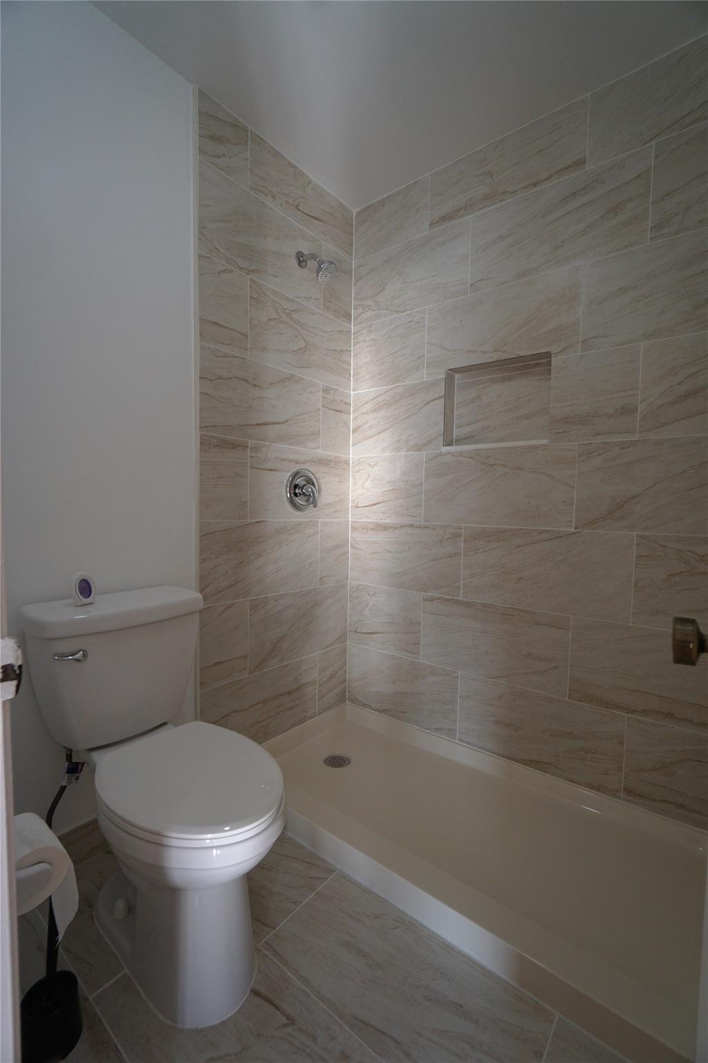 Lago Grande Condo - Residential Lease