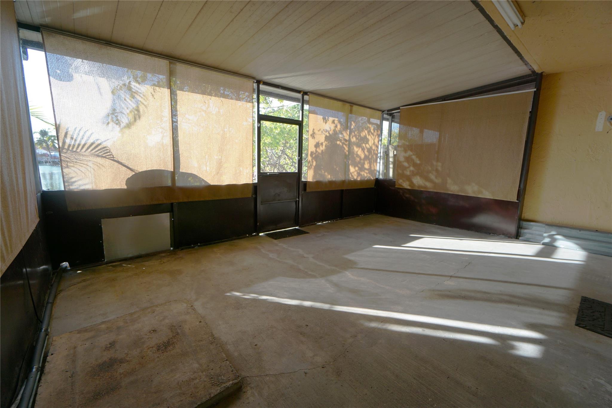 Lago Grande Condo - Residential Lease