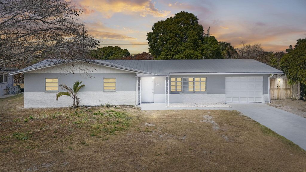 Photo of 306 Riomar Drive, Port Saint Lucie, FL 34952 (MLS # R11165986)