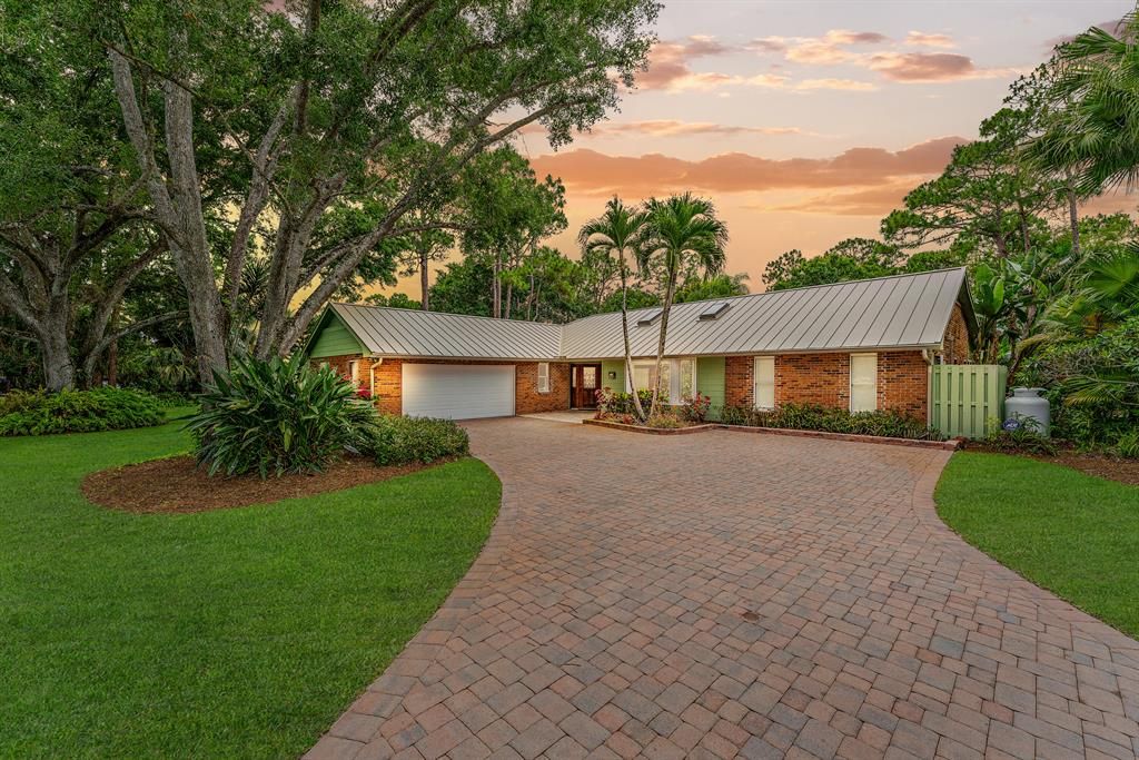 Photo of 10346 Trailwood Circle, Jupiter, FL 33478 (MLS # R10840642)