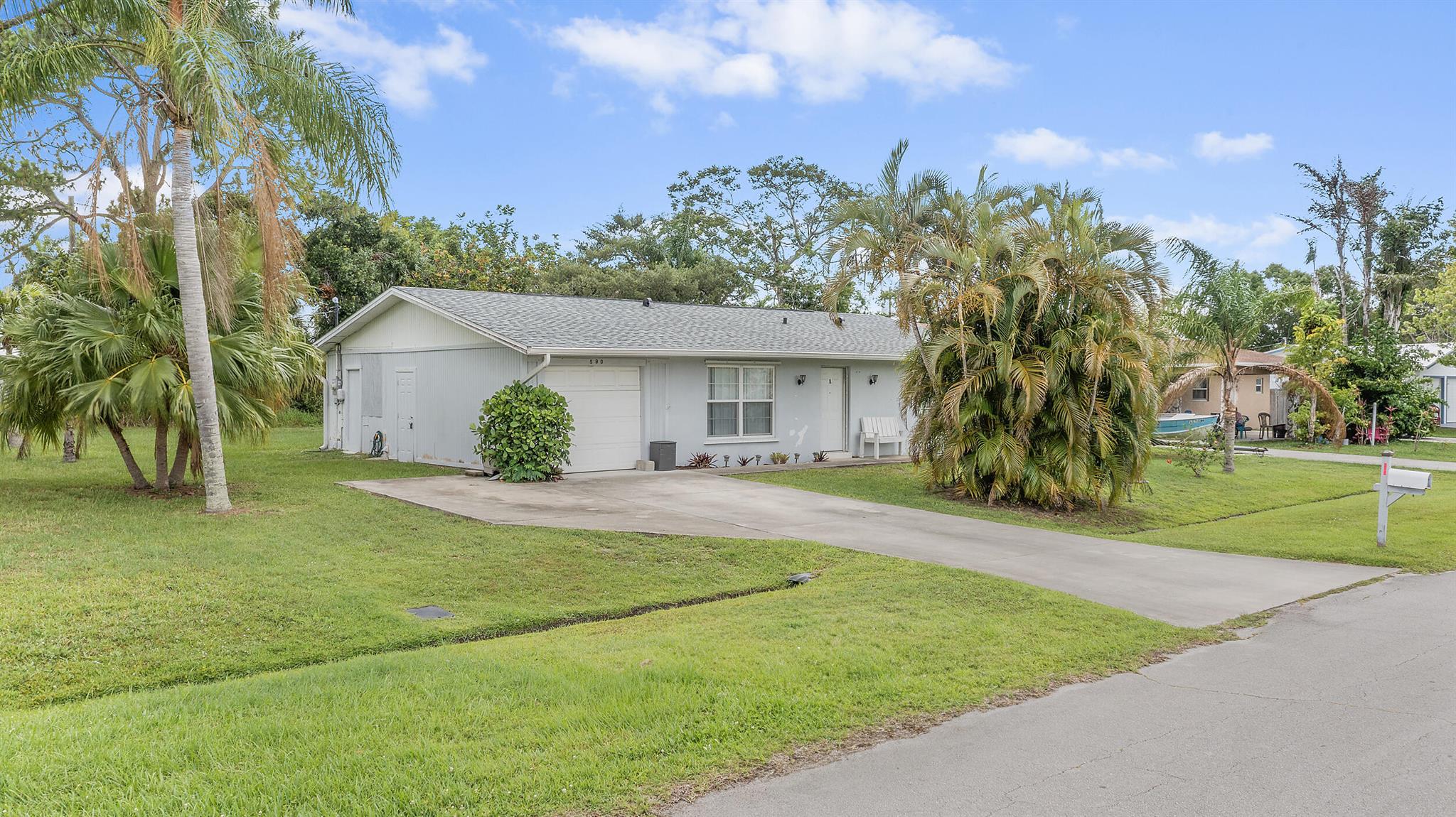 590 SE Anchor Lane, Port St Lucie, FL, 34983/$275,000 3 590 SE Anchor Lane
