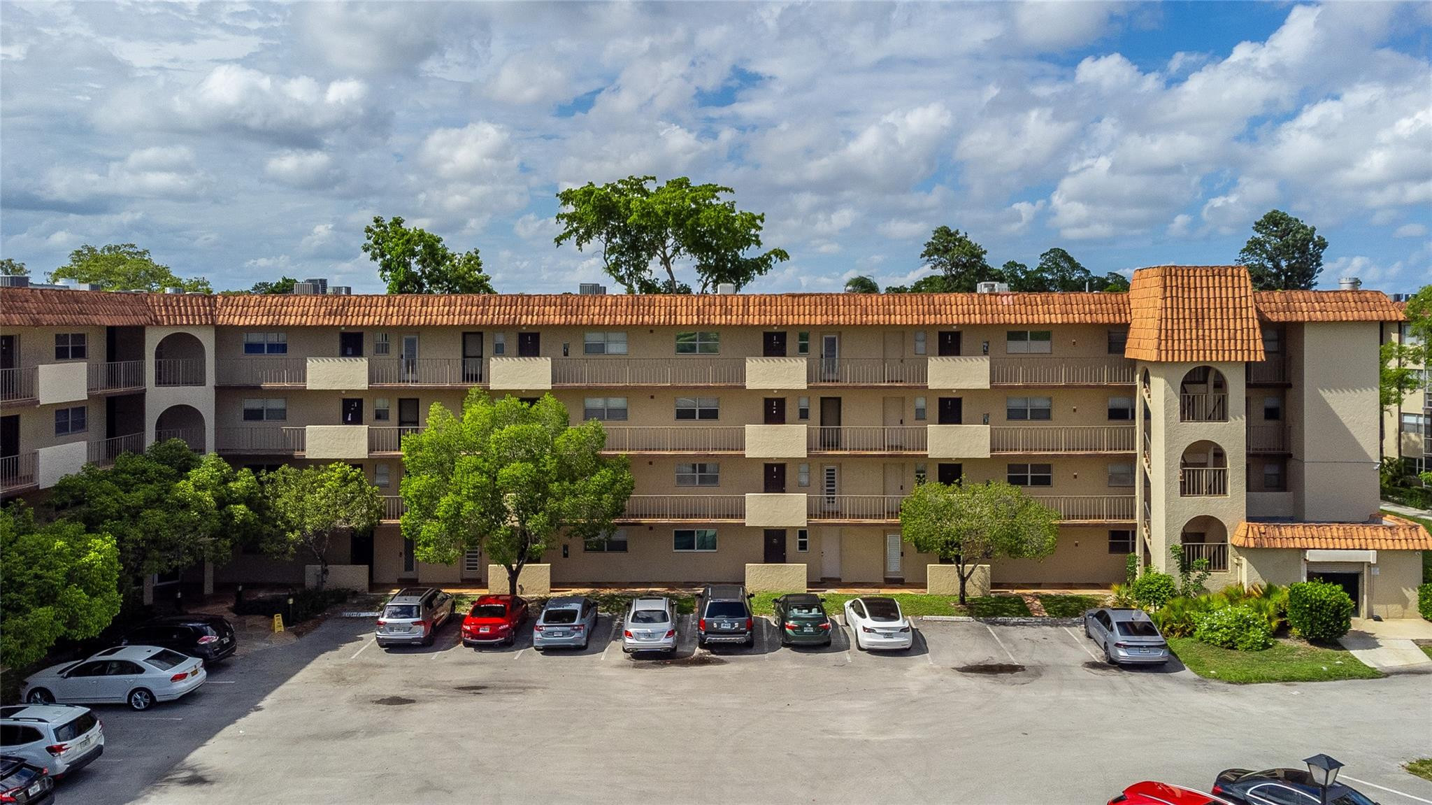 INVERRARY COUNTRY CLUB - Residential