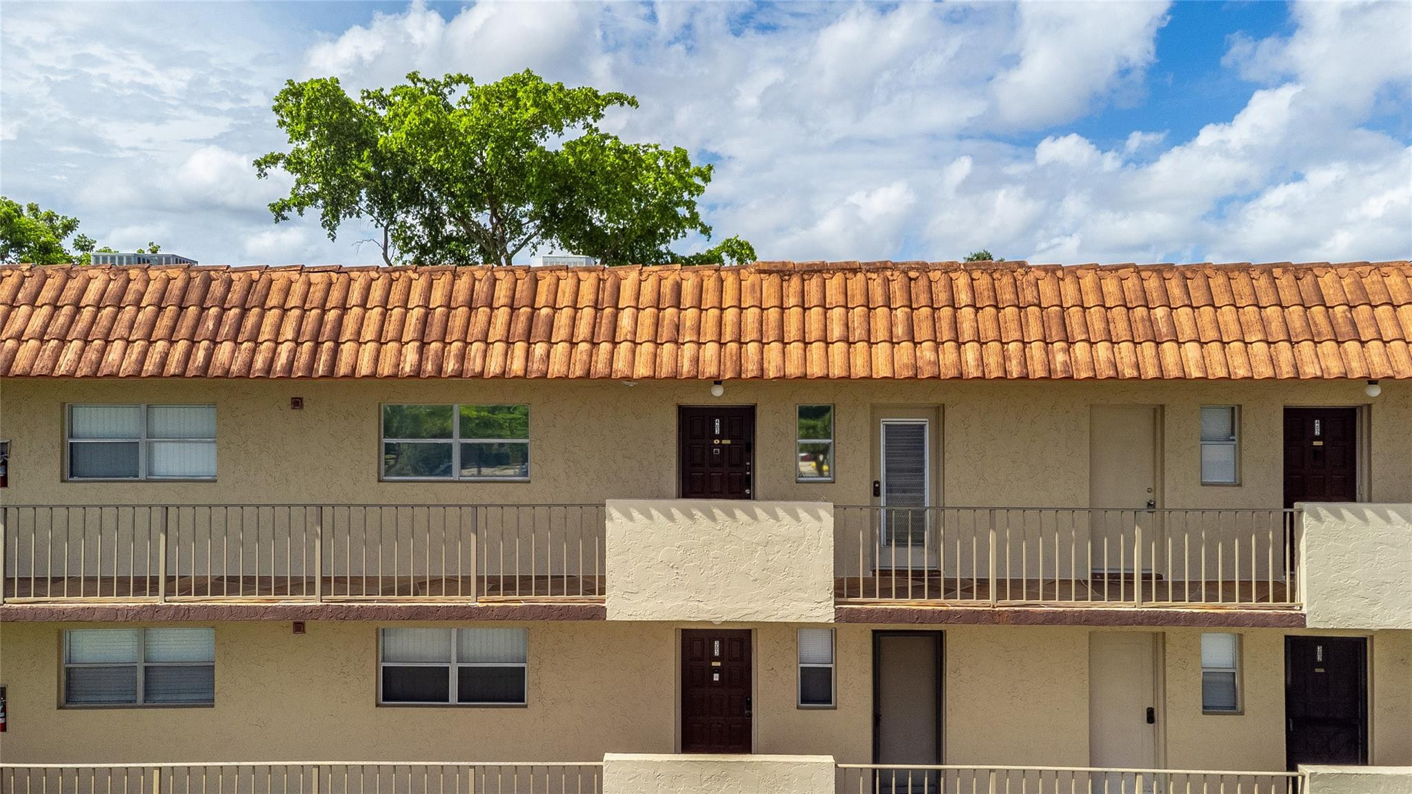 INVERRARY COUNTRY CLUB - Residential