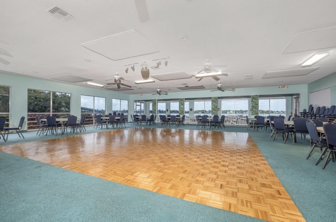 KING MOUNTAIN CONDO (AKA MONTEREY YACHT & COUNTRY - Residential