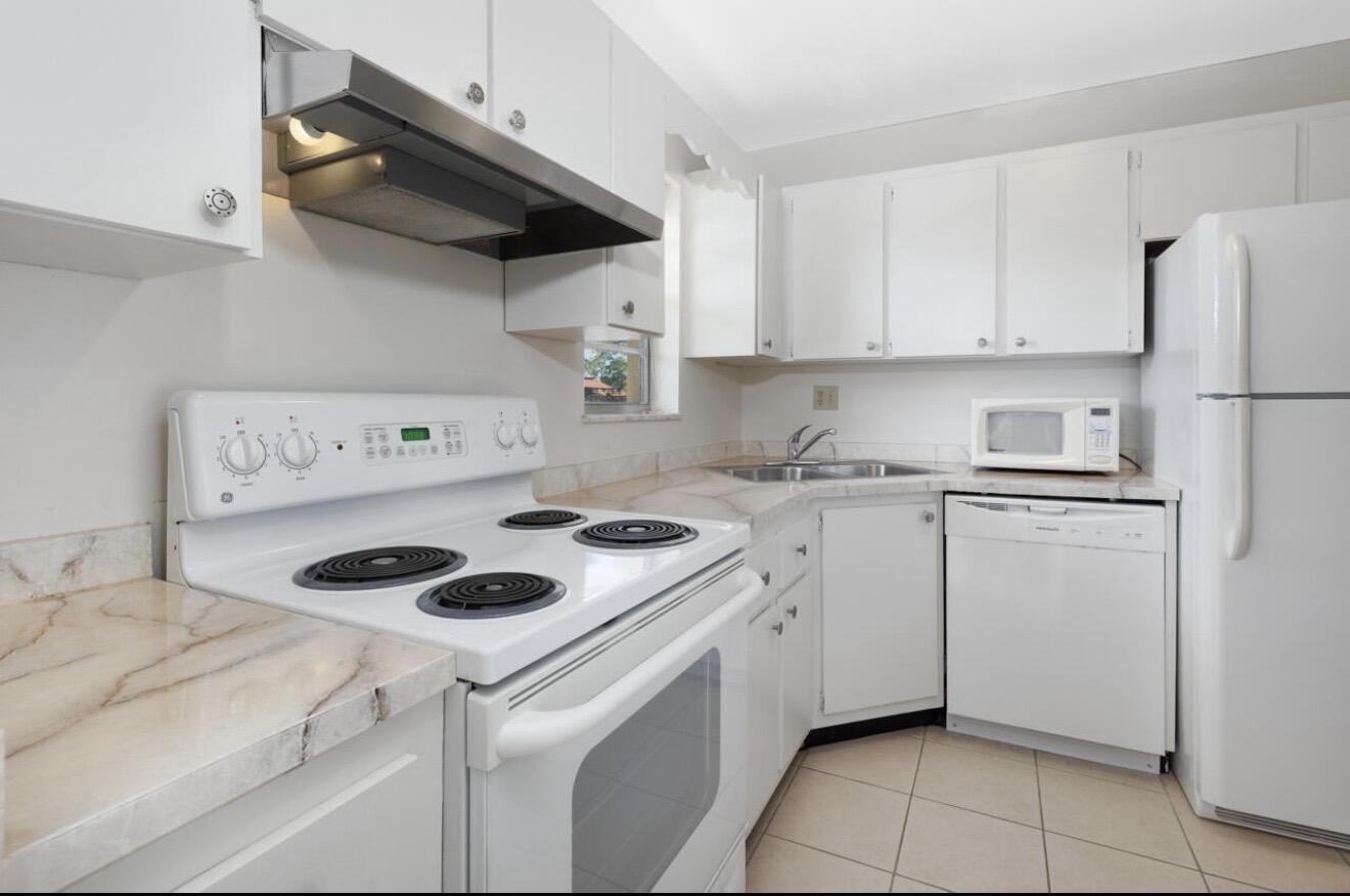 KING MOUNTAIN CONDO (AKA MONTEREY YACHT & COUNTRY - Residential